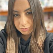 studentessa universitaria impartisce ripetizioni in tutte le materie